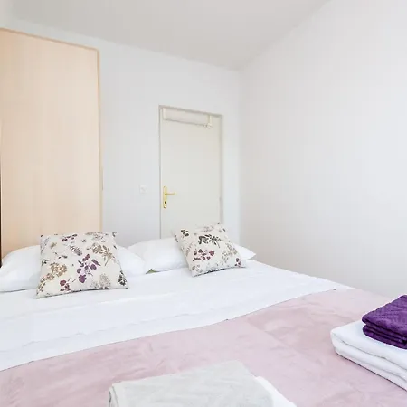 Ploce Apartments-one-bedroom With Balcony And Sea View